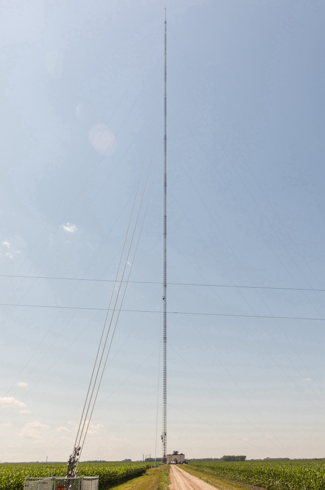 kvly电视塔terry robinson从外形上可以看得出来,它是一座纯功能性