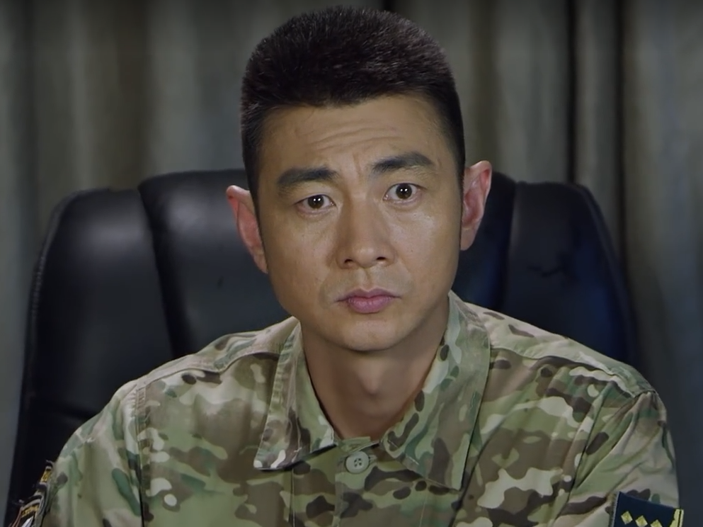 《蓝军出击》褚战刚结局:放走洪毅埋下隐患,故步自封再败韩鹏被降衔一