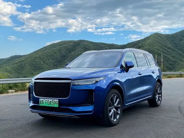 因为爱车,创办了汽车之家,也同样打造出超一流的电动超跑ep9,而因为