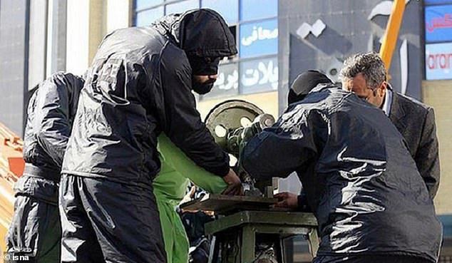 伊朗少年被处死图片