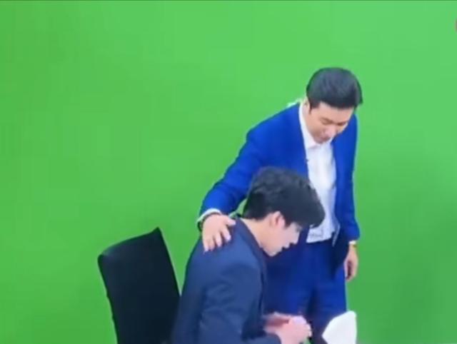 张纪中|吃瓜日报丨张纪中晒父女合影；玖月奇迹破离婚传闻；秦霄贤自曝是富二代