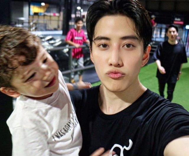 张纪中|吃瓜日报丨张纪中晒父女合影；玖月奇迹破离婚传闻；秦霄贤自曝是富二代