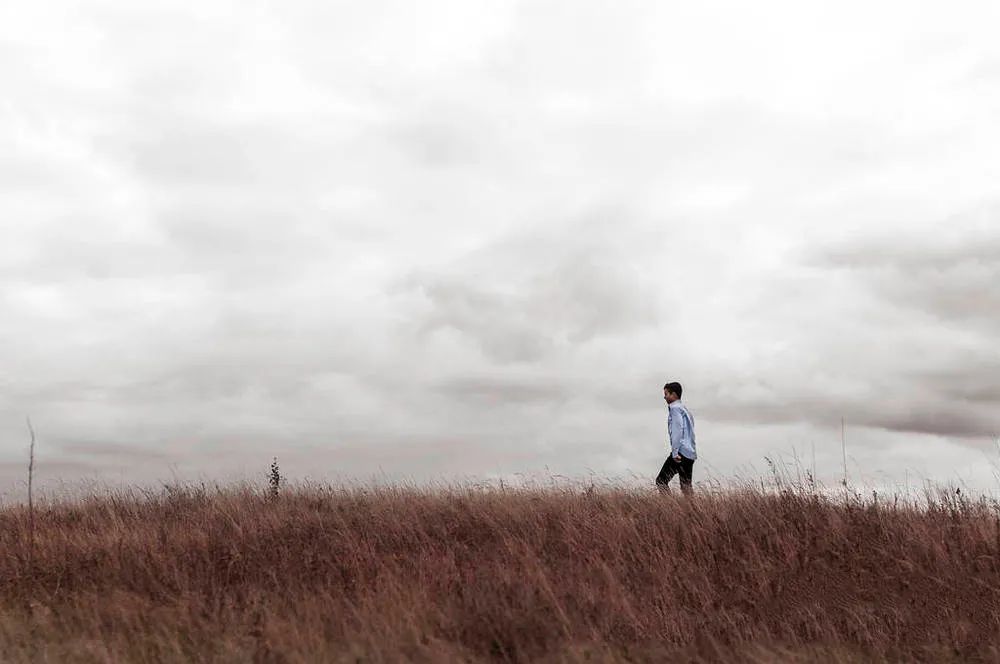 朋友圈|人到中年，千万别在朋友圈炫耀，看完你就懂了