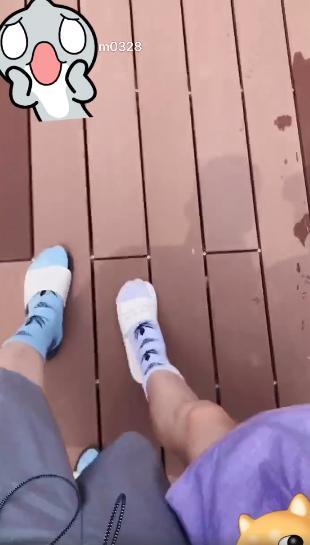 张馨予|张馨予回广州与何捷团聚，晒老公视角照，细腰美腿太抢镜