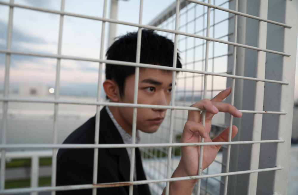 中国电视金鹰奖|金鹰奖票选白热化，萤火虫危机意识十足，朱一龙与千玺背靠背