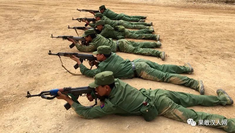 果敢同盟军战场上飒爽的英姿