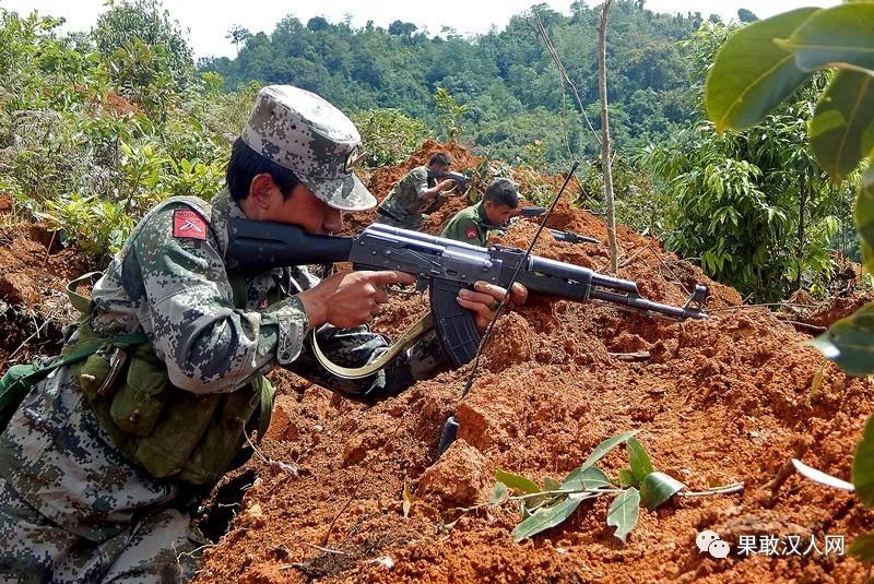果敢同盟军战场上飒爽的英姿