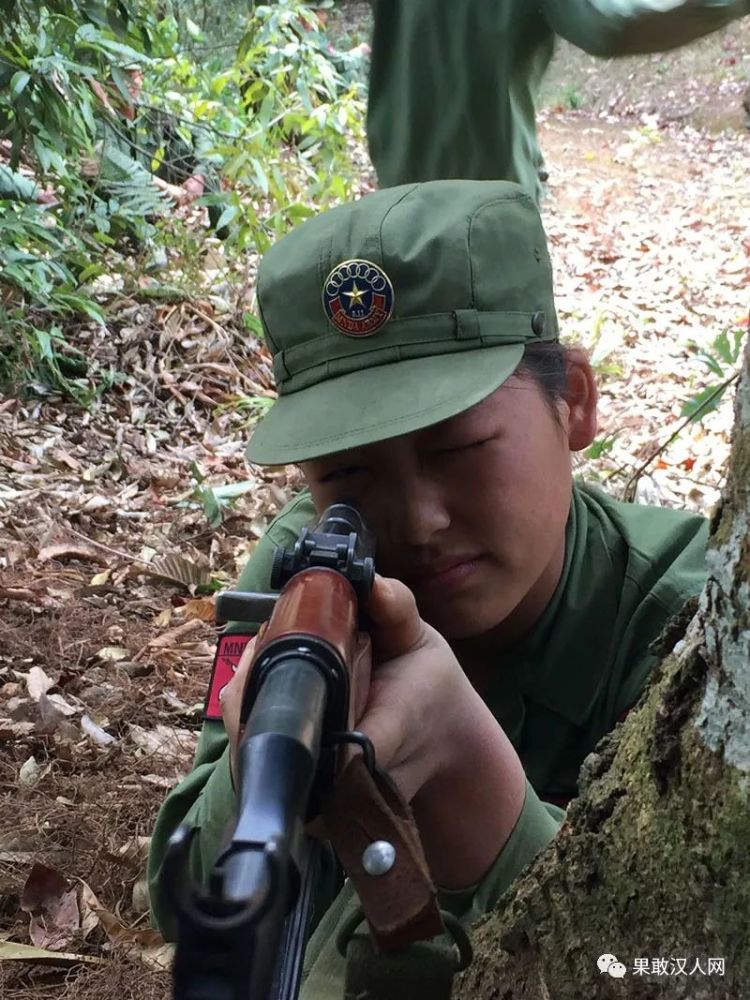 果敢同盟军战场上飒爽的英姿