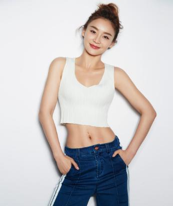 袁姗姗|袁姗姗聚会应酬，疑似喝酒太多，街边张大嘴呕吐女神形象崩坏