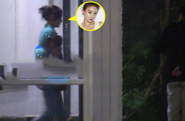 袁姗姗|袁姗姗聚会应酬，疑似喝酒太多，街边张大嘴呕吐女神形象崩坏