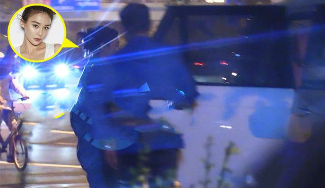 袁姗姗|袁姗姗聚会应酬，疑似喝酒太多，街边张大嘴呕吐女神形象崩坏