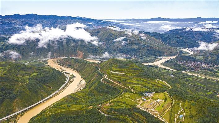 千折百回入秦川