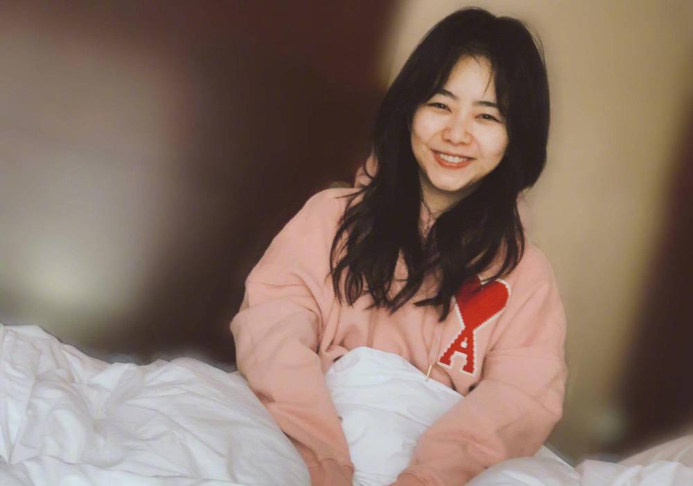 谭松韵|被网友骂吃“人血馒头”的谭松韵，决定捐出所有赔偿款做慈善