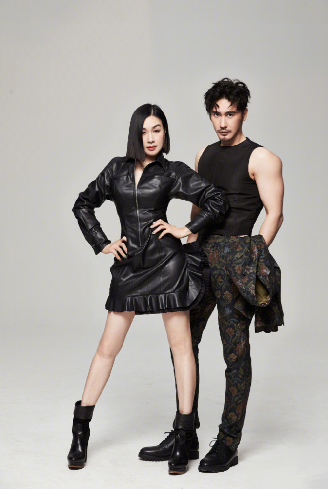 张伦硕|张伦硕为老婆庆生甜喊对方15岁人鱼公主，50岁钟丽缇皮肤超水嫩