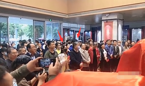 赵丽颖|赵丽颖露脐装开机生图曝光，14年后合作郑晓龙未变样