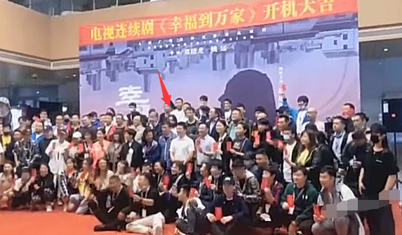 赵丽颖|赵丽颖露脐装开机生图曝光，14年后合作郑晓龙未变样