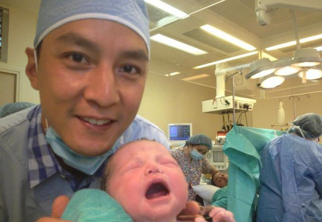 吴彦祖|担心！男神吴彦祖阑尾炎复发住院做手术，上次因延误治疗险丧命