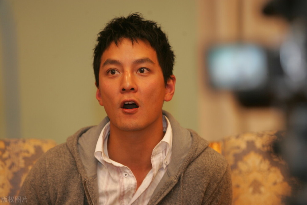 吴彦祖|担心！男神吴彦祖阑尾炎复发住院做手术，上次因延误治疗险丧命