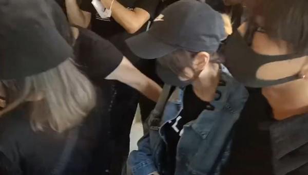 黄鸿升|黄鸿升追悼会现场：女友情绪几近崩溃，张钧甯贾静雯曹格哀伤落泪