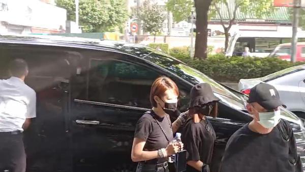 黄鸿升|黄鸿升追悼会现场：女友情绪几近崩溃，张钧甯贾静雯曹格哀伤落泪