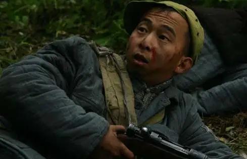 最美逆行者|身材矮小演丑角20年，逆袭娶貌美娇妻，今成《最美逆行者》导演