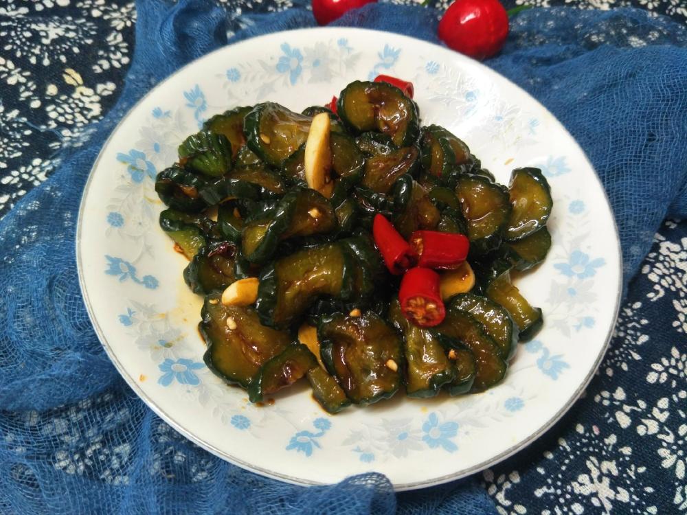 教你腌酱油黄瓜,秋天1道入味小咸菜,口感嘎嘣脆,放半年不坏_腾讯新闻