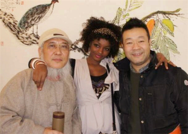 非洲|中国53岁画家，花4000万娶小29岁的非洲少女，如今生活让人羡慕