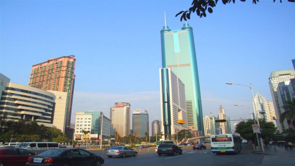 如果选一座城市定居,深圳,成都,西安,你更中意哪座城市呢?