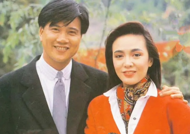 郑裕玲曝万梓良拍戏太认真真呕吐到曾江身上自己被他打到脱臼