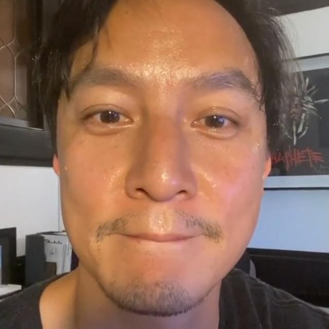 吴彦祖盲肠炎复发紧急入院憔悴病床照曝光已手术开刀切除