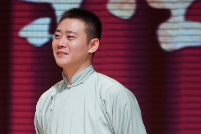 自己打自己脸德云社栾云平刚说完捧哏不能抢戏马上就放飞自我