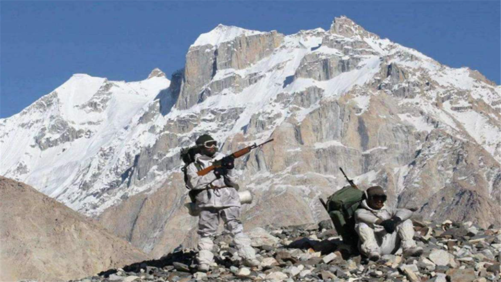 高原下雪气温骤降,印军内部产生分歧,20万大军能撑多久?