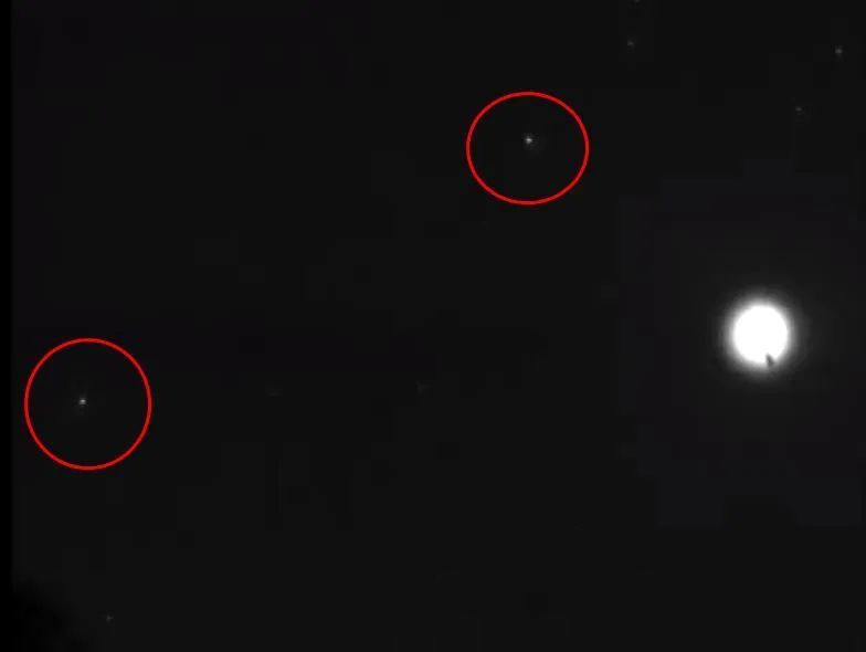金星_天文行星|9月两个微小亮点从金星附近掠过，被确认为人造物，它们是什么？