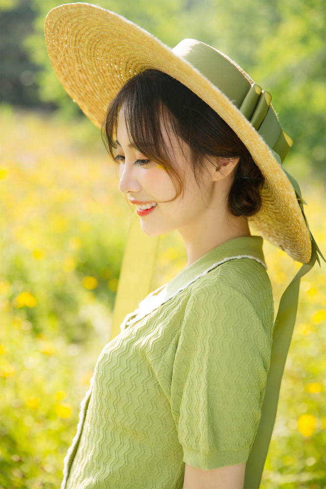 清纯美少女,春意盎然美如画