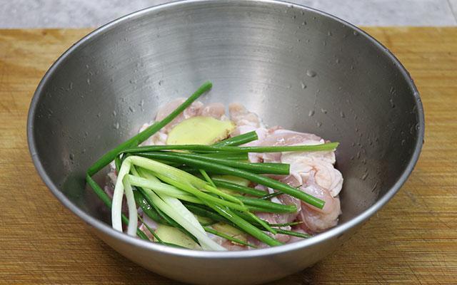 家常菜鲜椒花甲鸡 鸡肉鲜嫩入味 花甲不腥无泥沙 下饭下酒 腾讯网