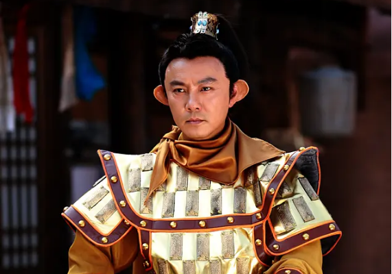 刘晓庆|继《隋唐》后，65岁刘晓庆再演少女，旗袍装老态尽显被网友吐槽