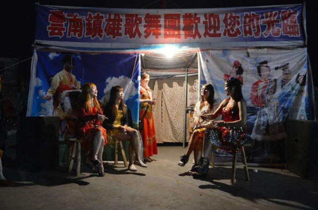 农村庙会歌舞团里面的舞女她们最后都嫁给了谁很现实又很心疼