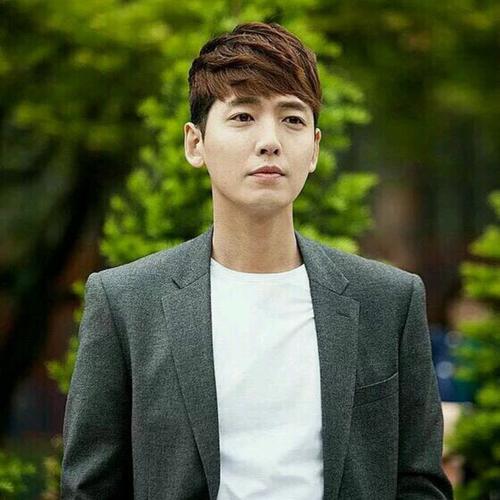 郑敬淏竟是星二代,与崔秀英热恋8年从不吵架,女方还是富二代