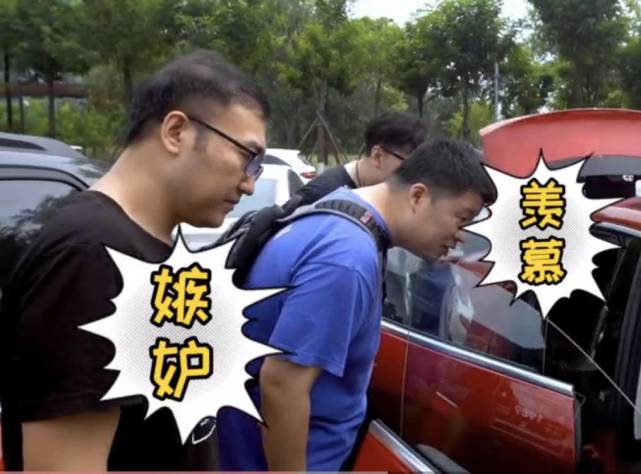 杨毅的生活有多豪 带妻女度假住一晚8万七星级酒店 金主送豪车 腾讯网