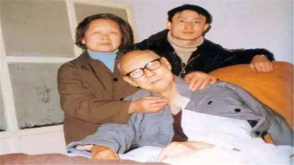 张伯驹|老人无偿捐献1136亿的文物，病重想换高级病房，却被告知级别不够