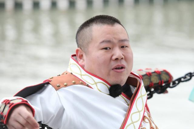 岳云鹏|岳云鹏自曝妻管严，徒弟借钱自己还要请示老婆，抠门本性暴露无遗