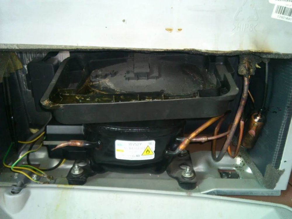 冰箱漏水的维修方法