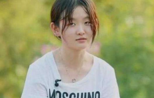 说谎话,大把大把的花钱,她的名字叫做陈思媛
