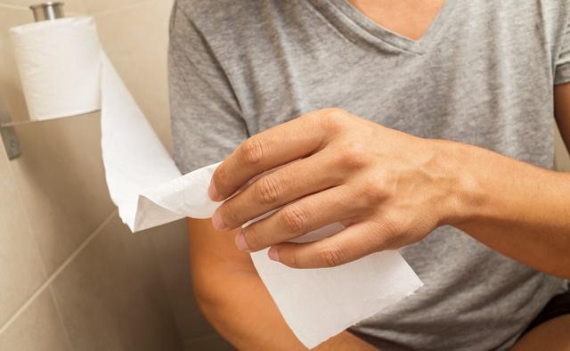 肝病|一旦被肝病盯上的人，上厕所时很容易出现这4种异常，别忽视了