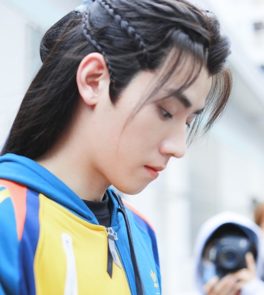 林湖|任豪粉丝求锤得锤，正主承认与女网红玩密室，一桩小事整出一堆骚操作！