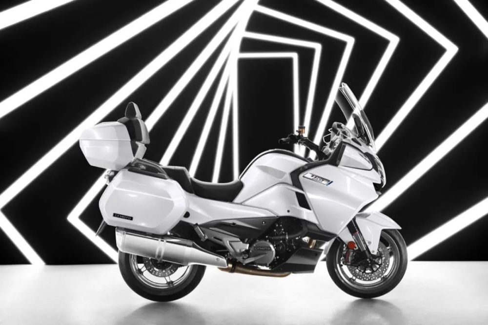 春风公升国宾民用版1250trg亮相配置豪华明年上半年发布