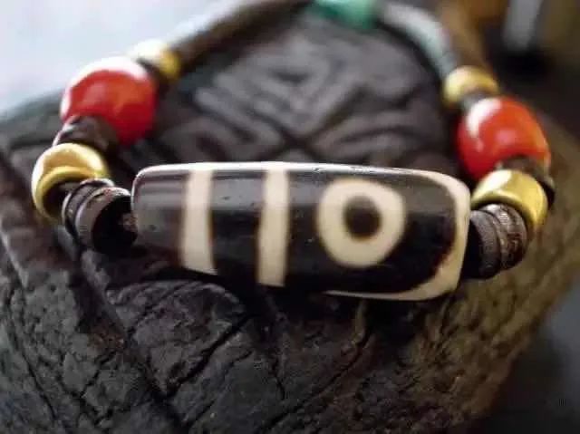 玛瑙石|不要以为天珠很“神秘”，99％的人都不知道它的真面目