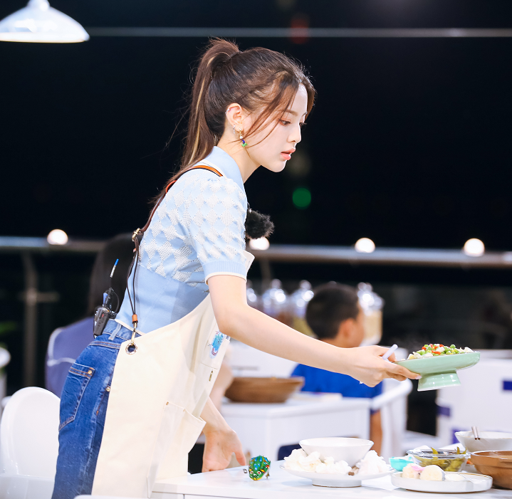 燃烧我的卡路里|黄晓明让杨超越唱卡路里被拒绝，自曝退团后对唱跳很抗拒