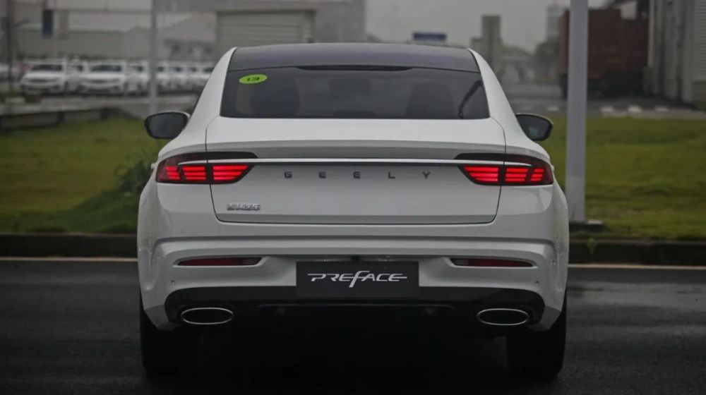 79秒破百轴距2800mm吉利preface亮相好看好坐高配置