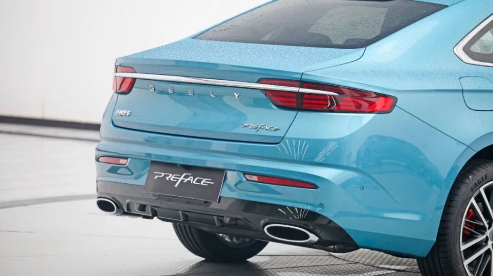 79秒破百轴距2800mm吉利preface亮相好看好坐高配置